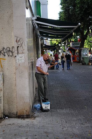 Tel Aviv Violinist